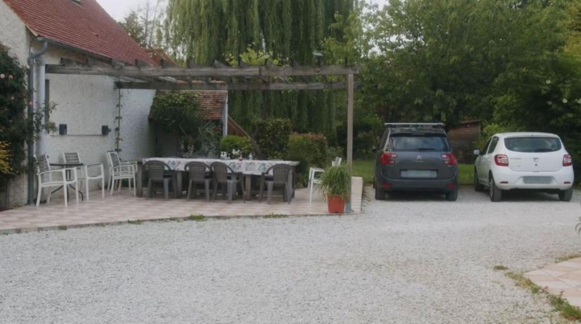Chambres Et Table D'Hotes Cervina Chateauneuf-sur-Loire Exterior photo